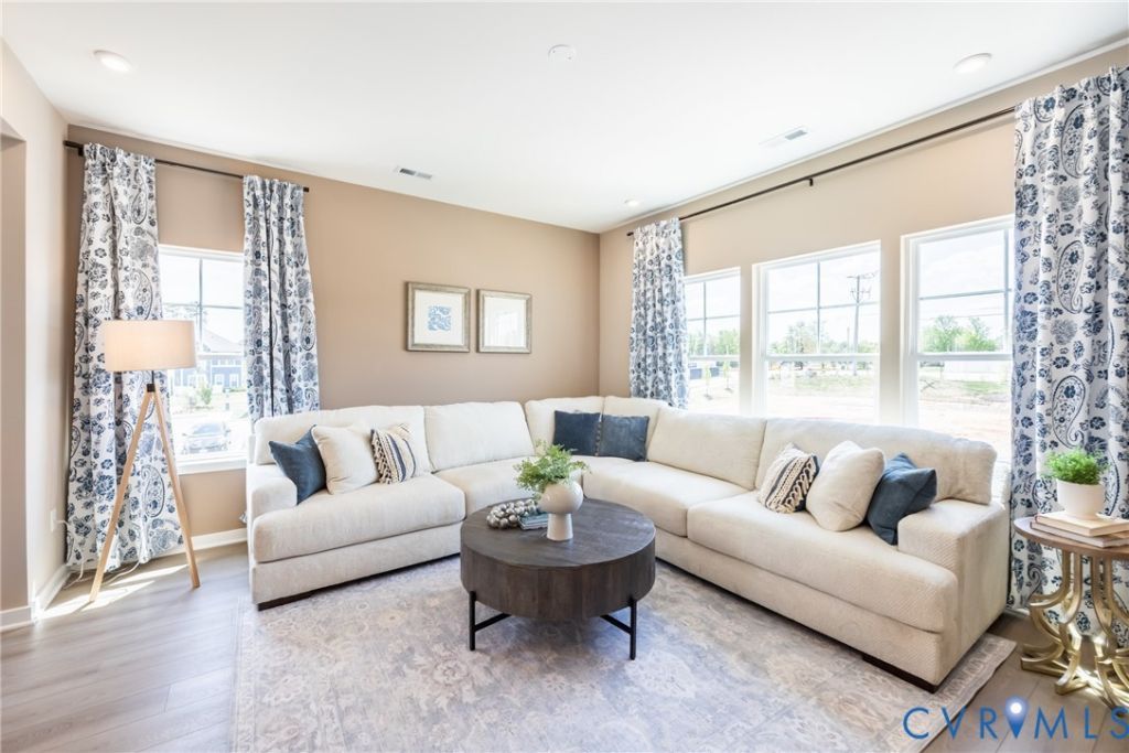 5334 Pointes End Way Glen Allen, VA 23059