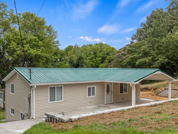 133 Mccraw Street, Rossville, GA 30741