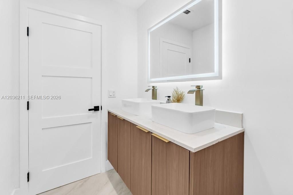 1234 Buchanan St , Hollywood, FL 33019 Photo