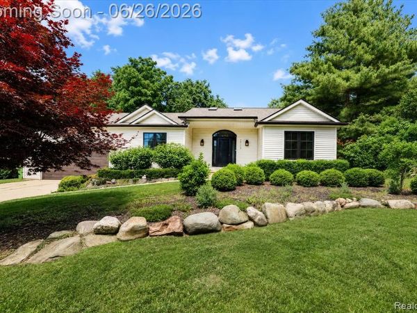 1713 Stirling Avenue, Pontiac, MI 48340