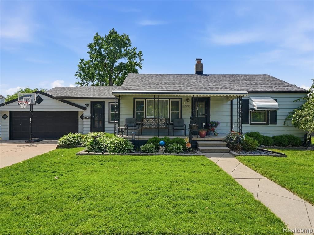 27921 Larchmont Street, Saint Clair Shores, MI 48081 Main Photo