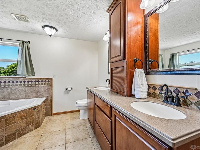 2031 Highlander North Drive, Xenia, OH 45385 Photo 29