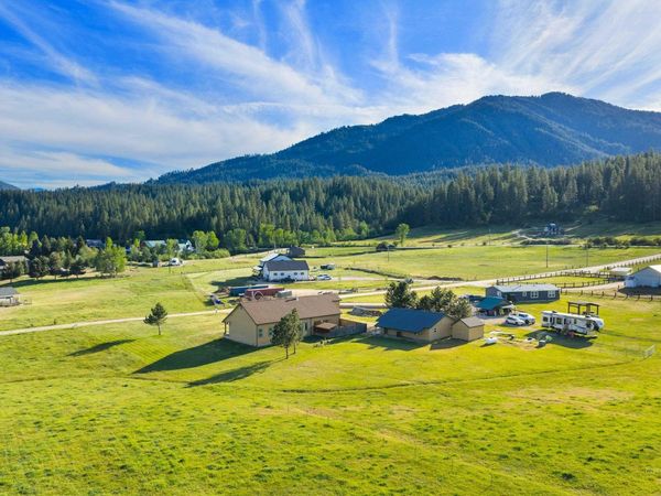 23 Veterinary Way, Garden Valley, ID 83622