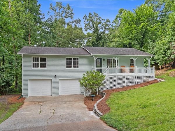426 Riverlake Court, Woodstock, GA 30188