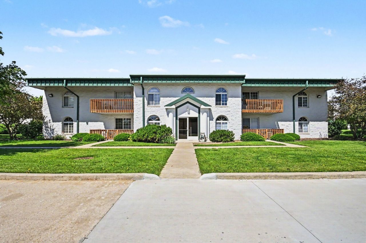 2851 Heritage Drive, Unit 1D, Joliet, IL 60435 Main Photo