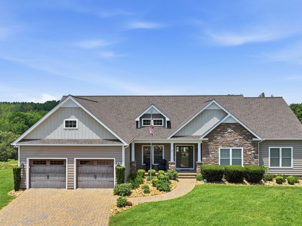191 Pine Watch CIR, Moneta, VA 24121
