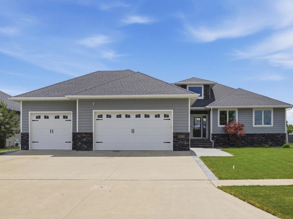 311 39th Avenue E, West Fargo, ND 58078