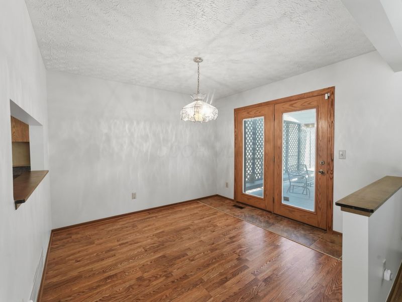 6911 Finchley Drive, Reynoldsburg, OH 43068 Photo 10