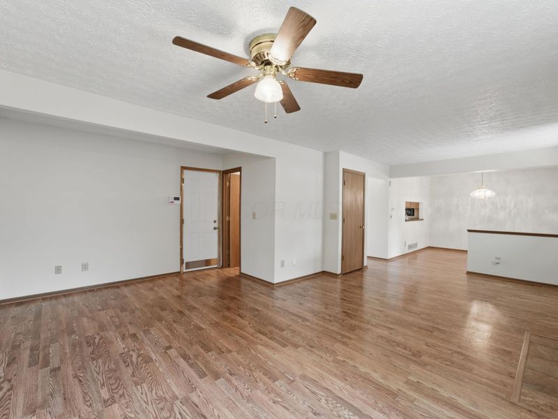 6911 Finchley Drive, Reynoldsburg, OH 43068 Photo 6