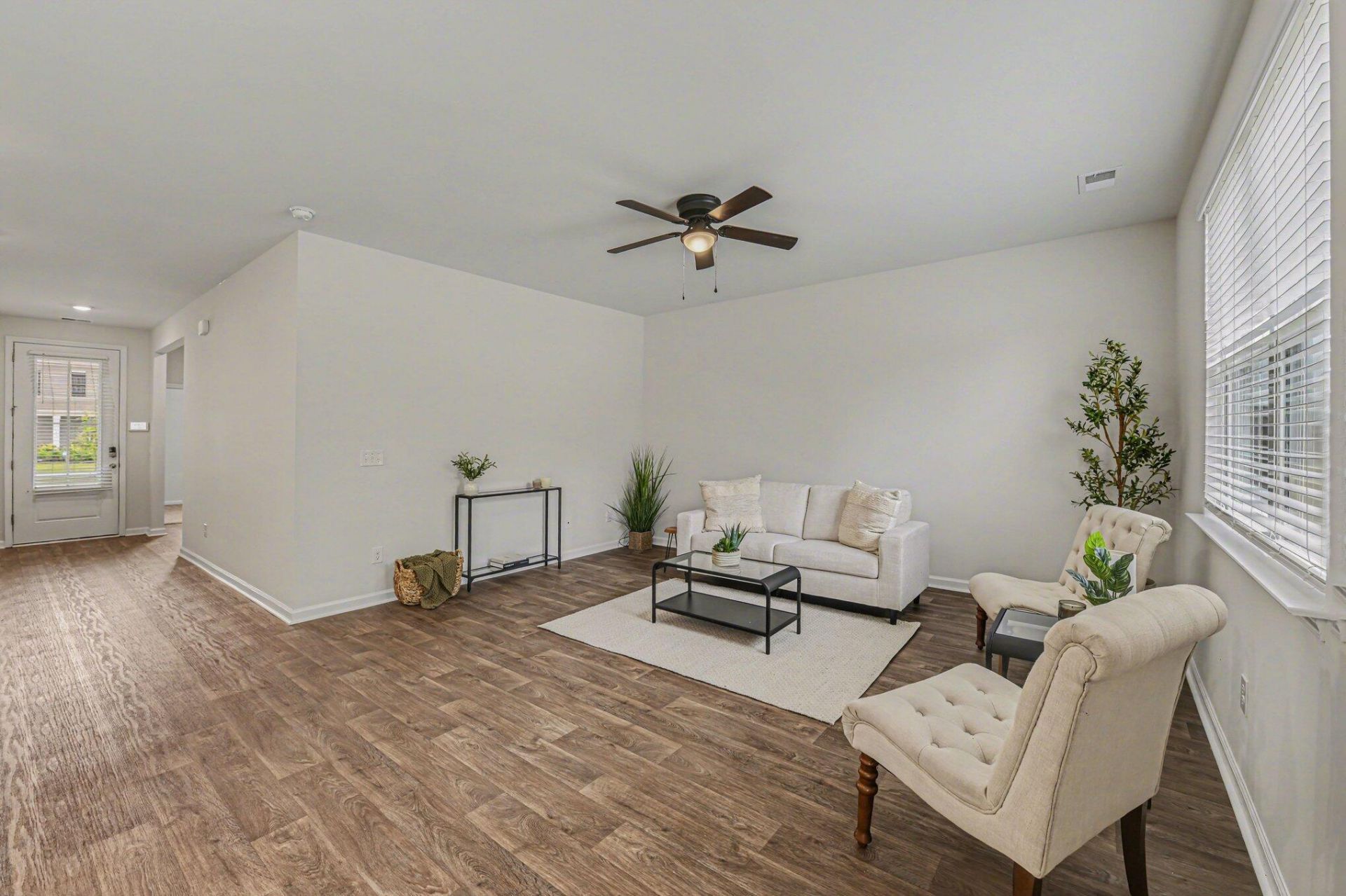 198 Greenwich Drive Photo 12