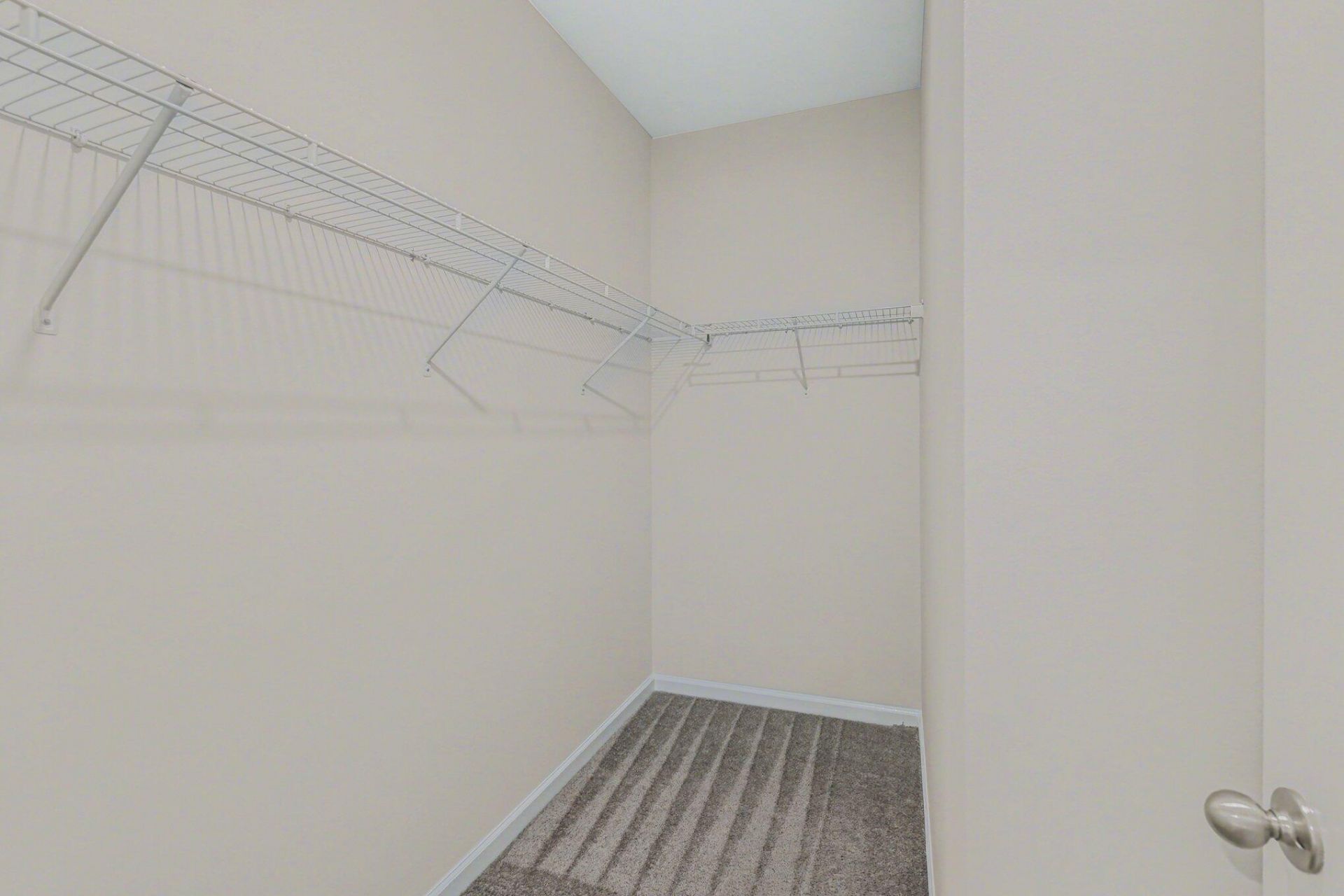 198 Greenwich Drive Photo 26