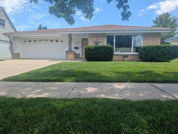 8827 W Burdick AVENUE, Milwaukee, WI 53227