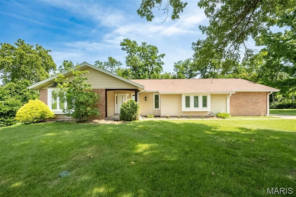 505 Hillbrook Drive, Ballwin, MO 63011 Main Photo