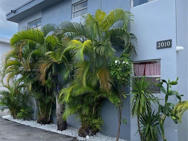 2010 SW 6th St, Unit 4, Miami, FL 33135