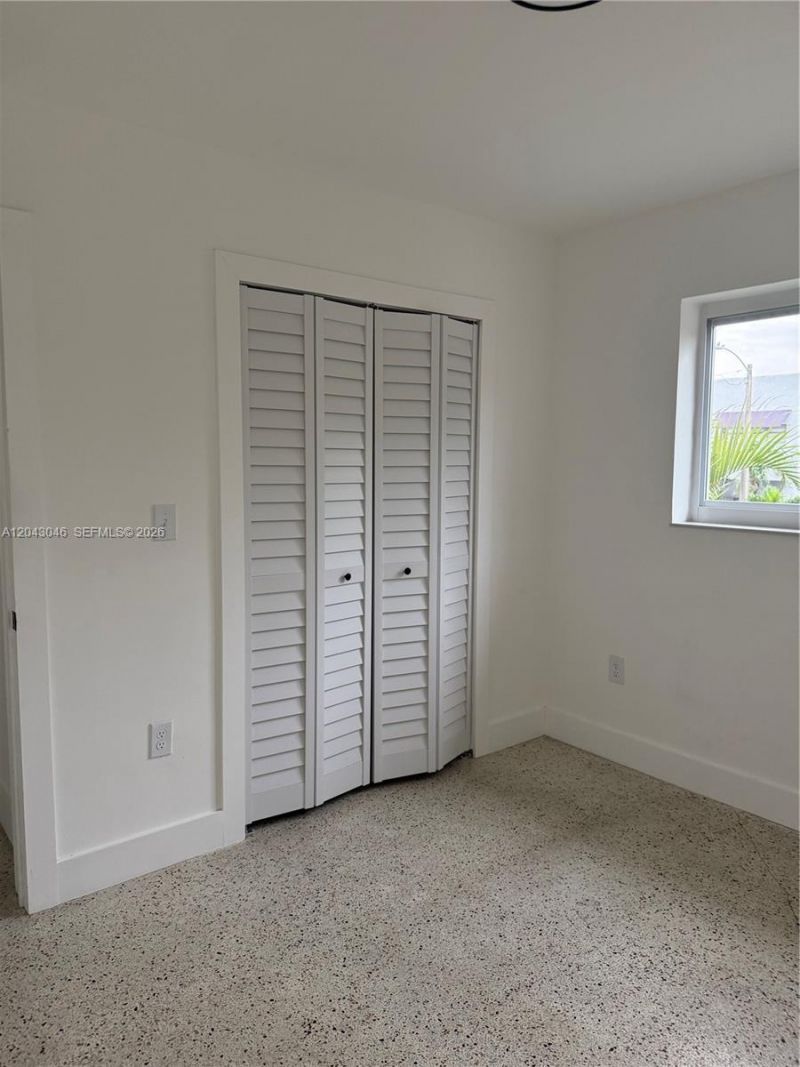 2010 SW 6th St, Unit 4, Miami, FL 33135 Photo