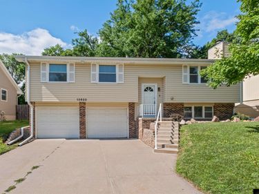 13622 Grover Street, Omaha, NE 68144
