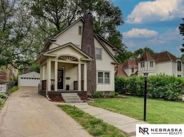111 S 50th Street, Omaha, NE 68132