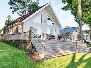 507 E Lake Rd , Penn Yan, NY 14527
