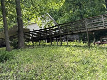 1676 Highway 3447 , McKee, KY 40447