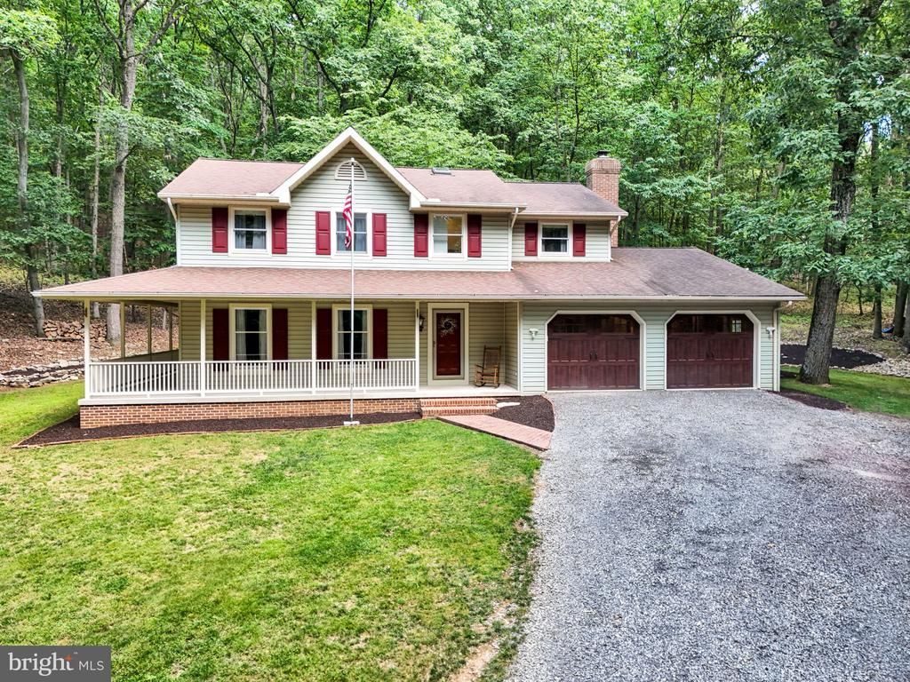 580 SPRING LANE , BOILING SPRINGS, PA 17007