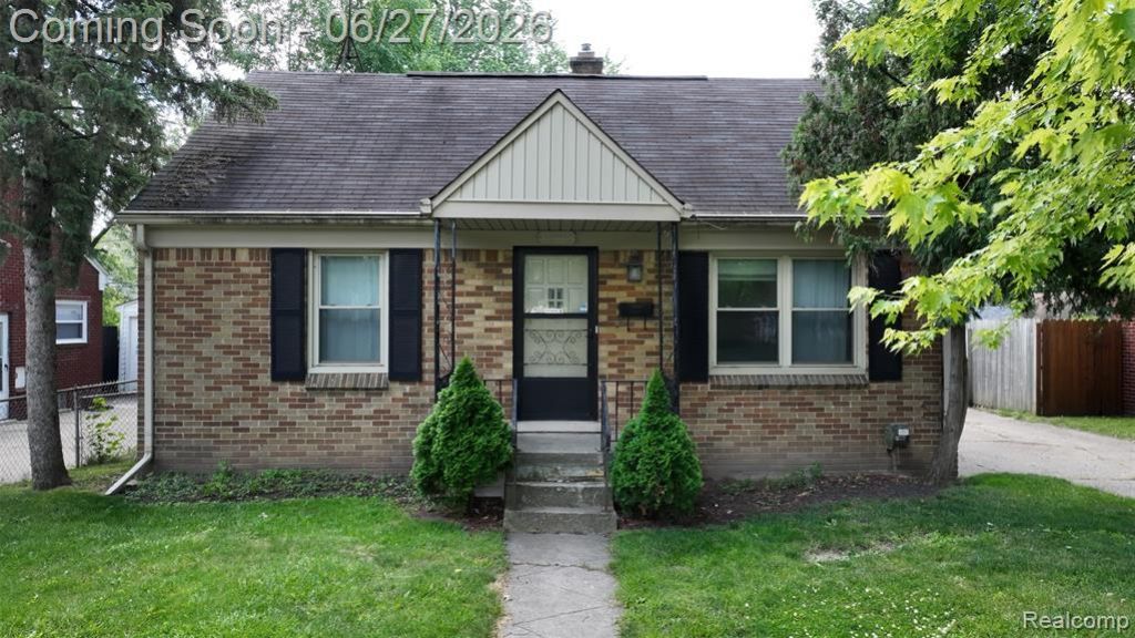 1005 Voorheis Street, Pontiac, MI 48341 Main Photo