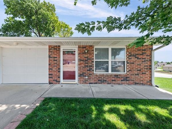 105 Basswood Court, Smithville, MO 64089