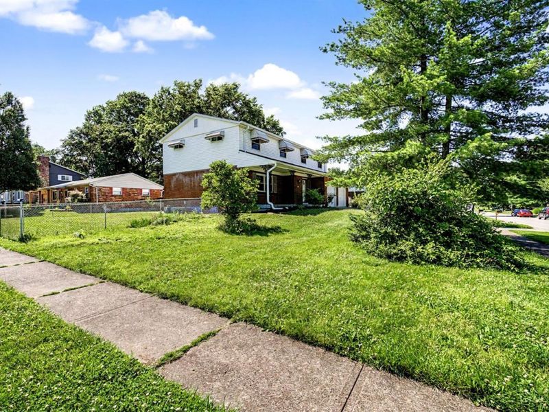 1690 Yellowglen Drive, Anderson Twp, OH 45255 Photo 4