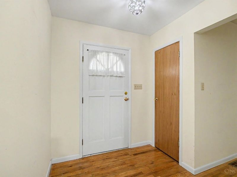 1690 Yellowglen Drive, Anderson Twp, OH 45255 Photo 7
