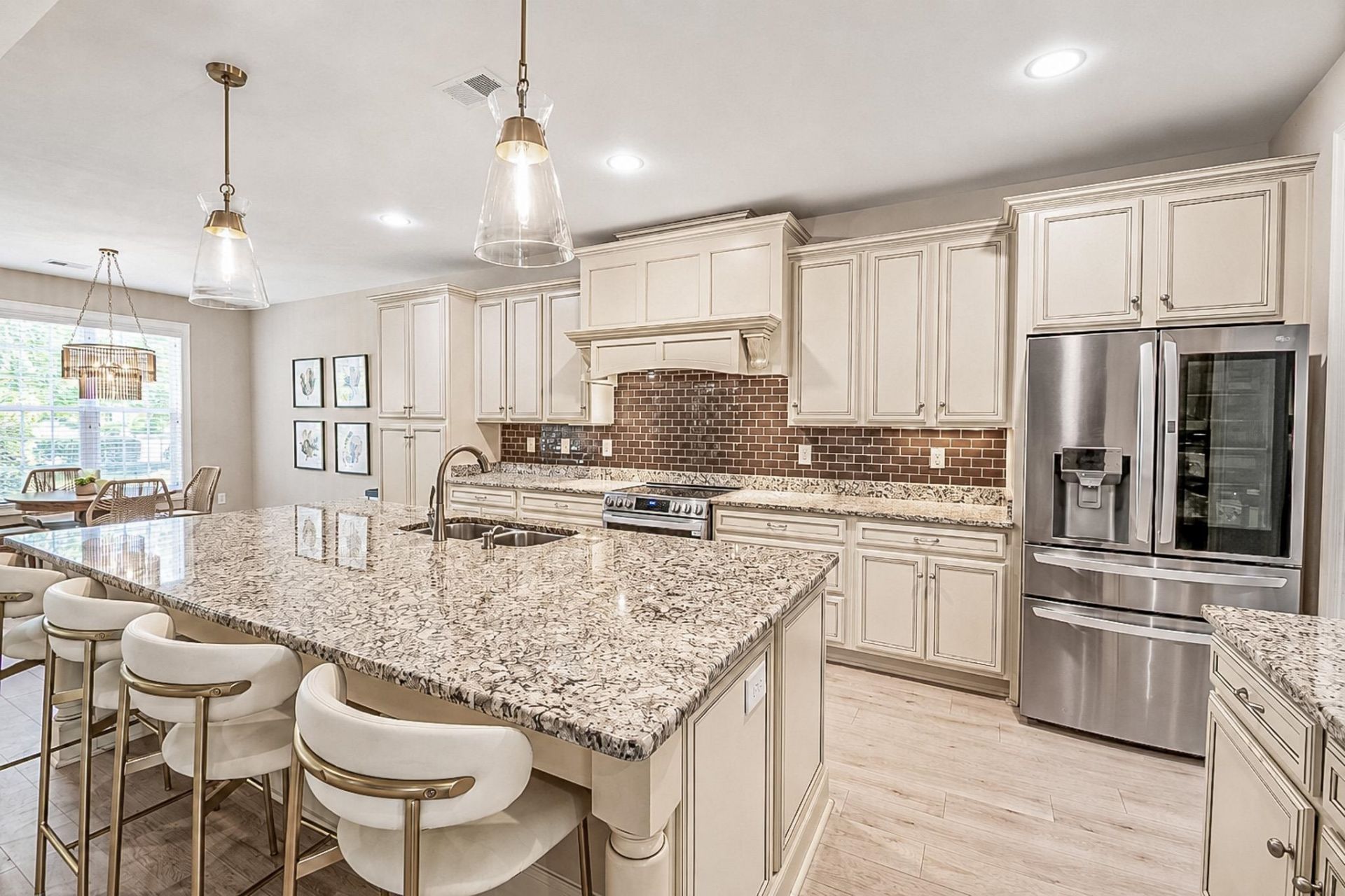9800 Plumfield Ct. Photo 11