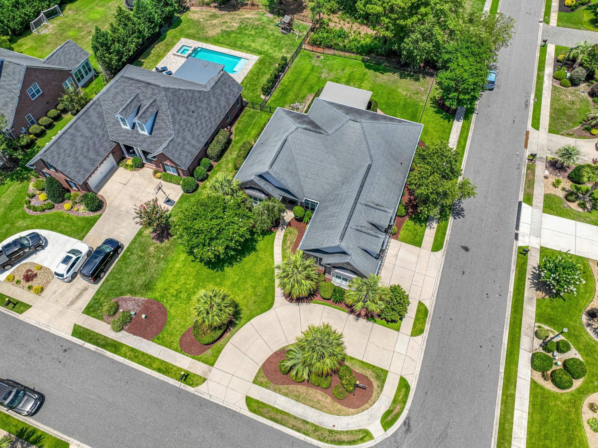 9800 Plumfield Ct. Photo 2