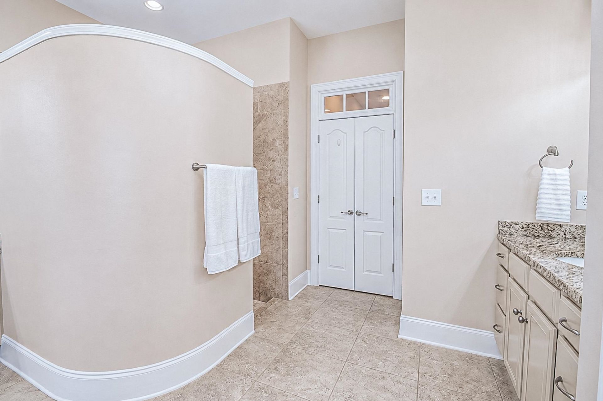 9800 Plumfield Ct. Photo 30