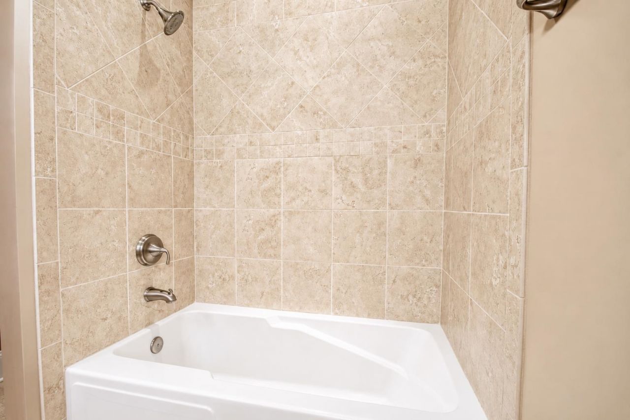 9800 Plumfield Ct. Photo 38