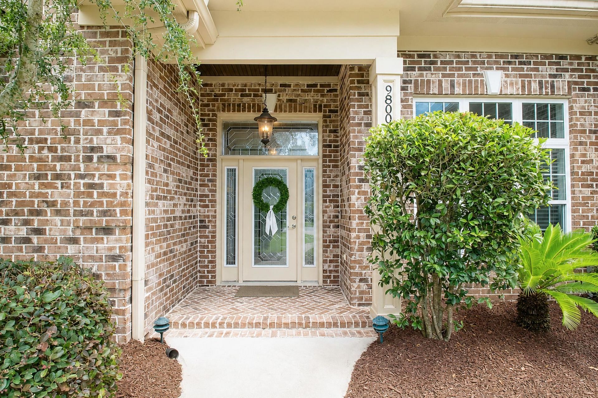 9800 Plumfield Ct. Photo 4