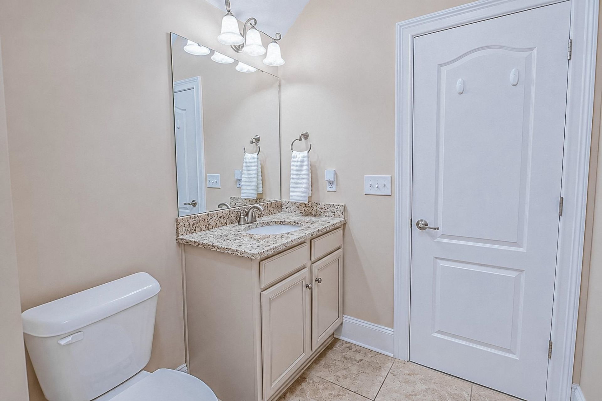 9800 Plumfield Ct. Photo 43