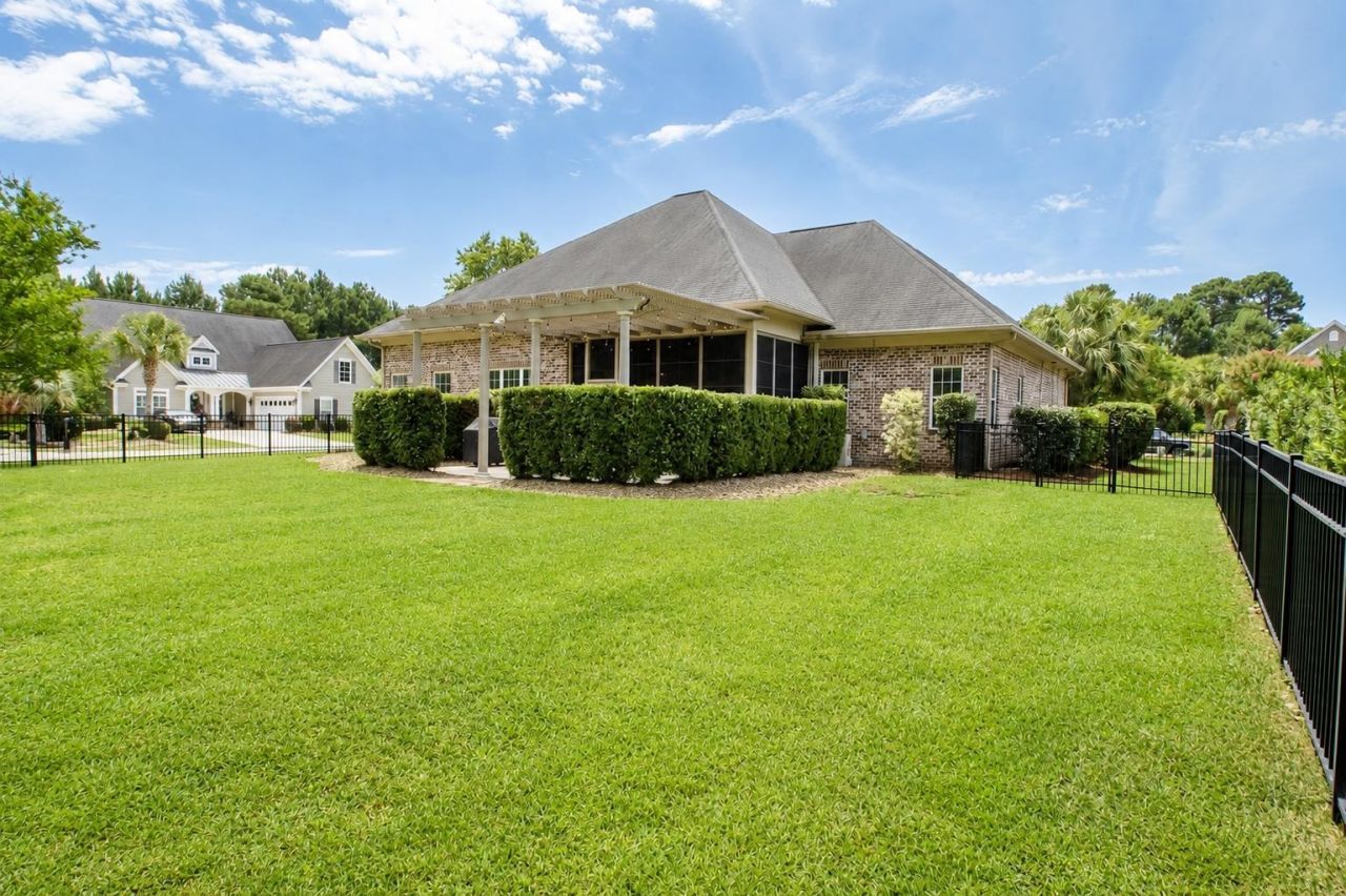 9800 Plumfield Ct. Photo 51