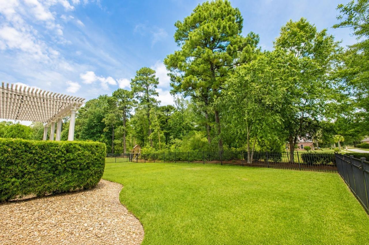 9800 Plumfield Ct. Photo 54