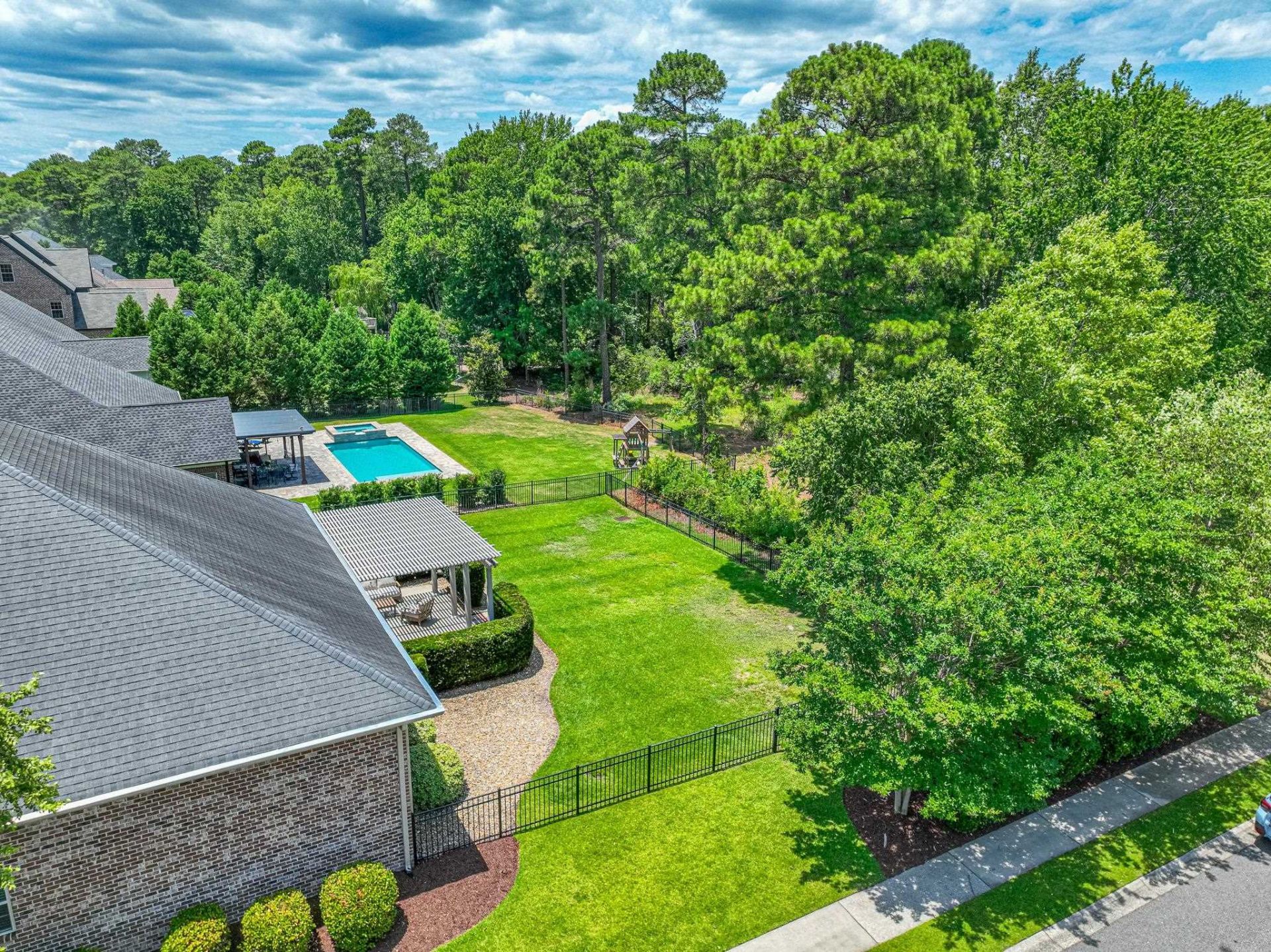 9800 Plumfield Ct. Photo 55
