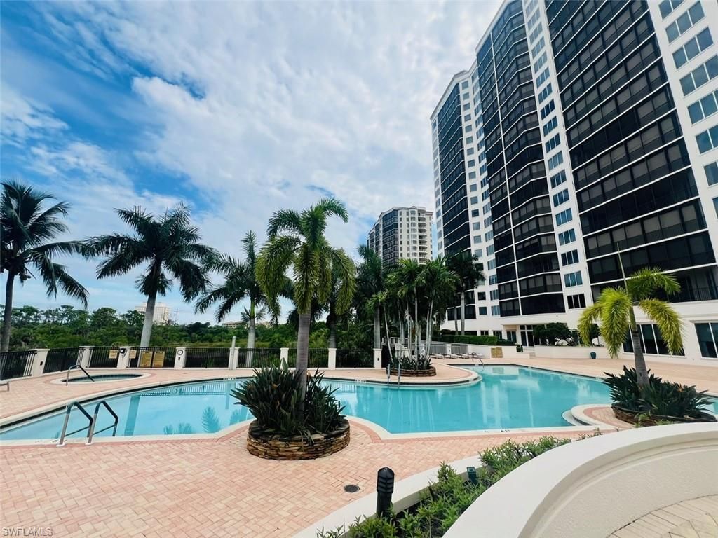 23850 Via Italia Cir , Unit 605, Estero, FL 34134 Photo