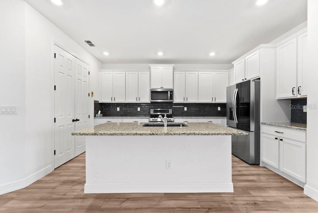 7322 34th Court E, Sarasota, FL 34243 Photo