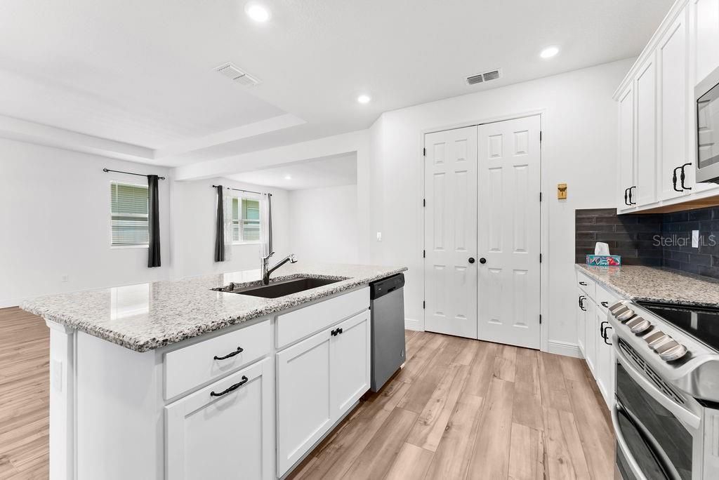 7322 34th Court E, Sarasota, FL 34243 Photo