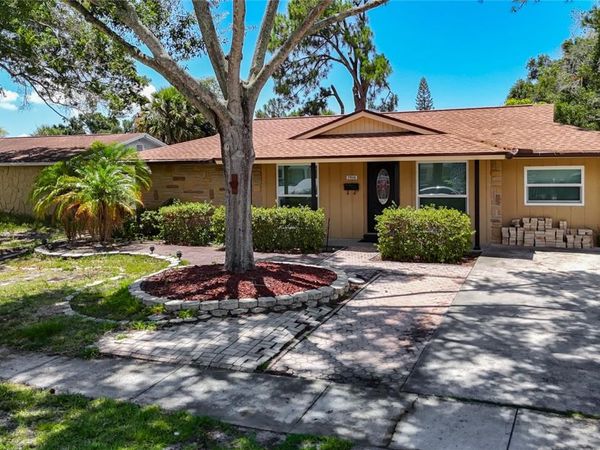 7916 WOODGROVE CIRCLE , TAMPA, FL 33615