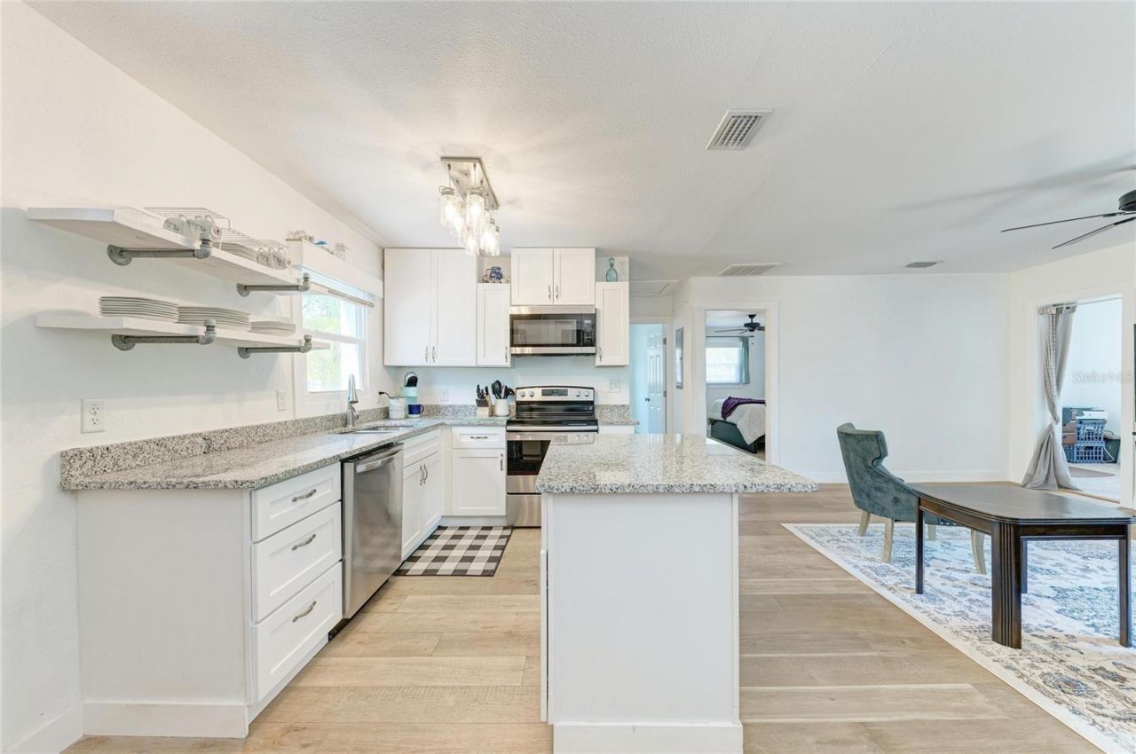 901 Oak Street Sw, Ruskin, FL 33570 Photo