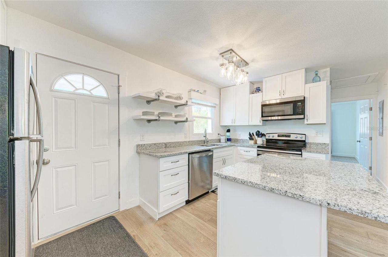 901 Oak Street Sw, Ruskin, FL 33570 Photo