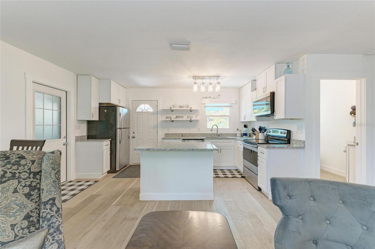 901 Oak Street Sw, Ruskin, FL 33570 Photo