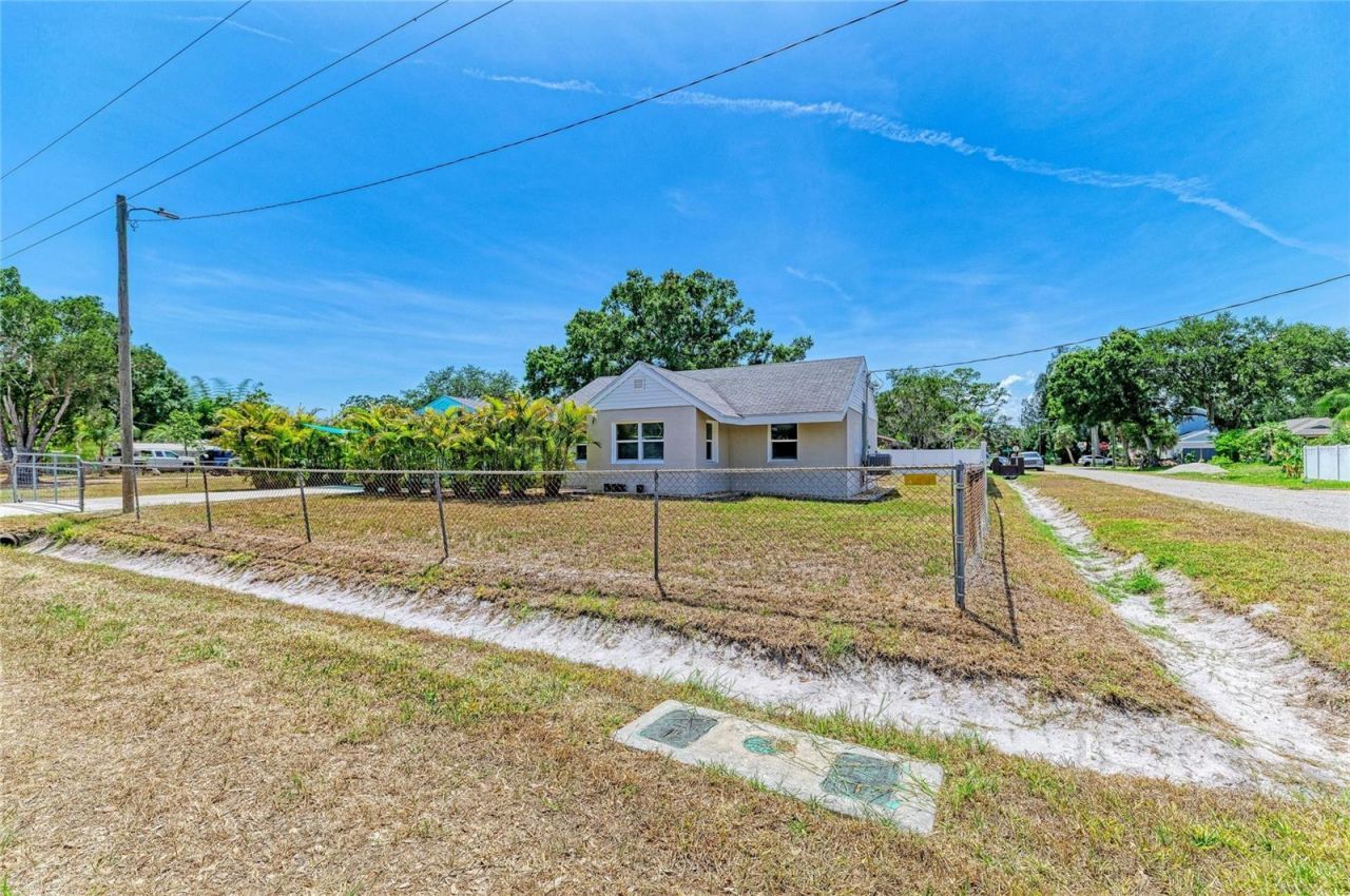 901 Oak Street Sw, Ruskin, FL 33570 Photo