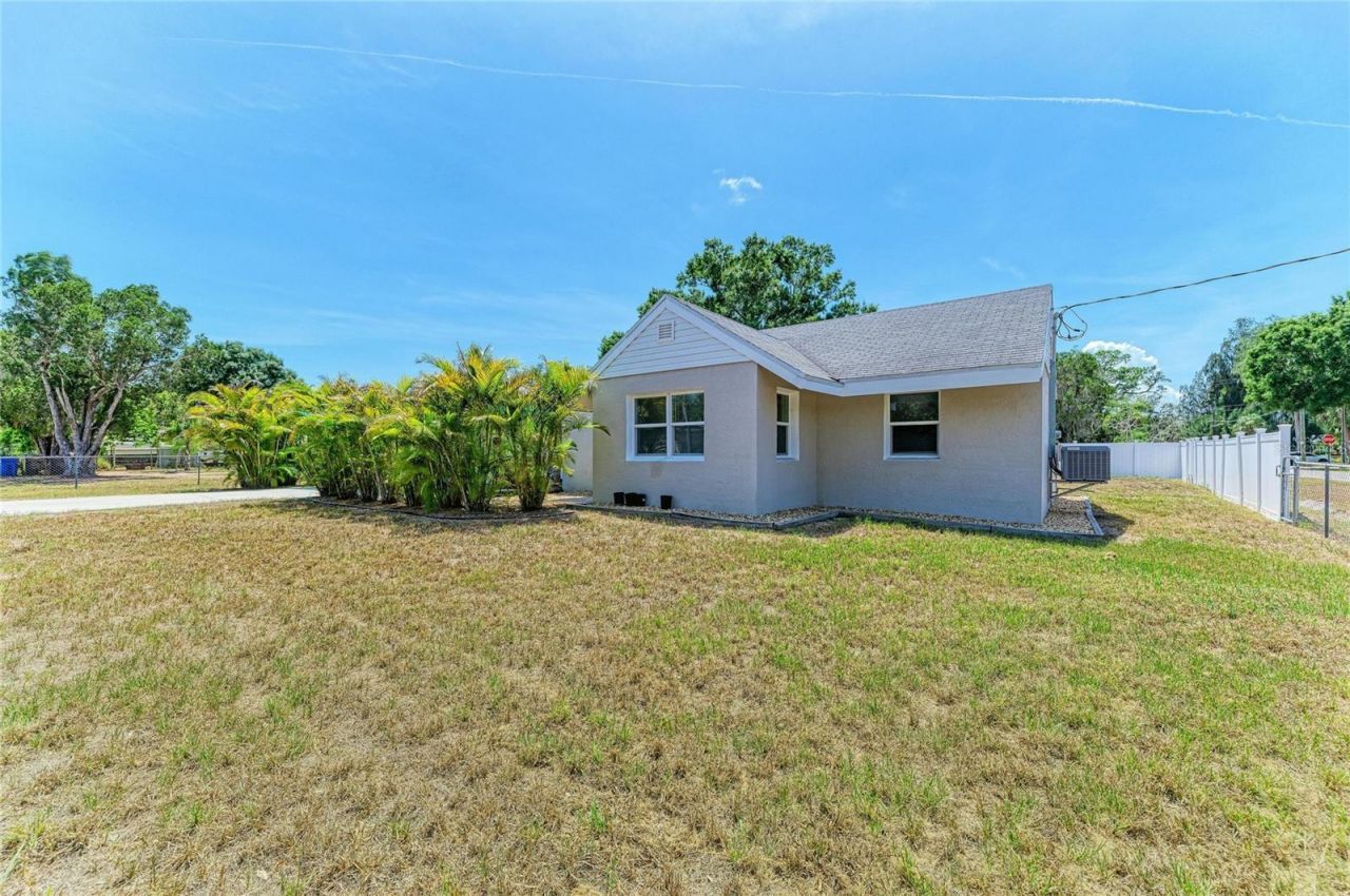 901 Oak Street Sw, Ruskin, FL 33570 Photo