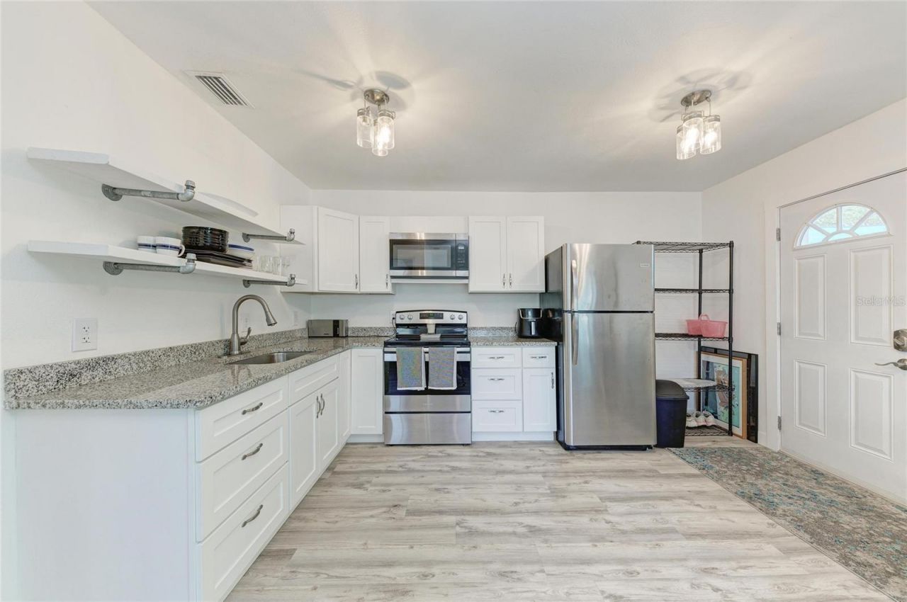 901 Oak Street Sw, Ruskin, FL 33570 Photo