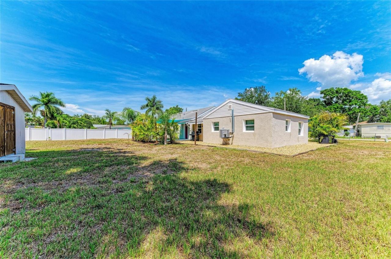 901 Oak Street Sw, Ruskin, FL 33570 Photo
