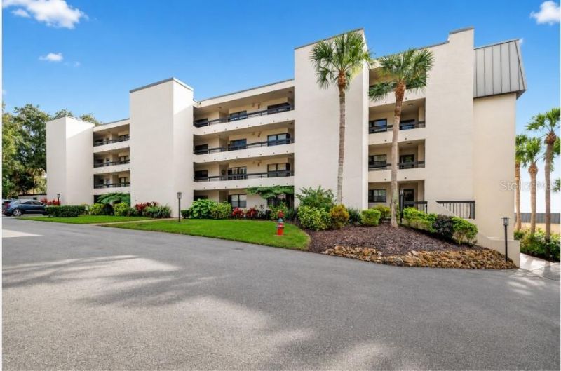 501 W Old Us Highway 441 Highway, Unit 402, Mount Dora, FL 32757 Main Photo