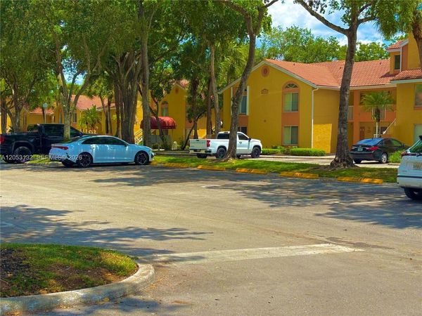 1040 CORAL SPRINGS CLUB, Unit 1040, CORAL SPRINGS, FL 33071